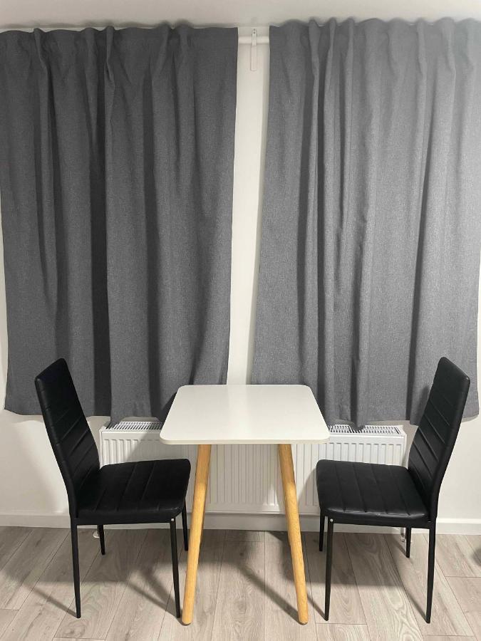 Studio Flat Private Bathroom Wc And Kitchenette 伦敦 外观 照片
