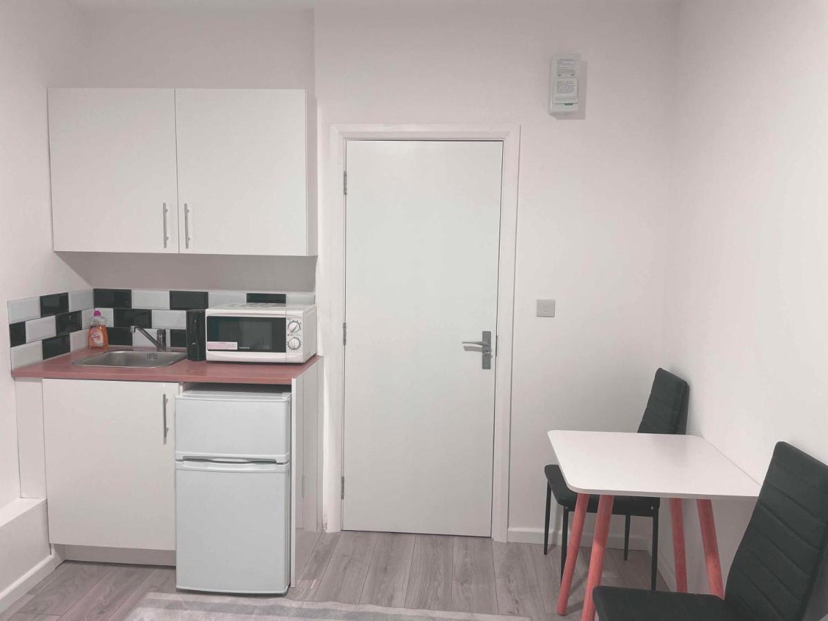 Studio Flat Private Bathroom Wc And Kitchenette 伦敦 外观 照片