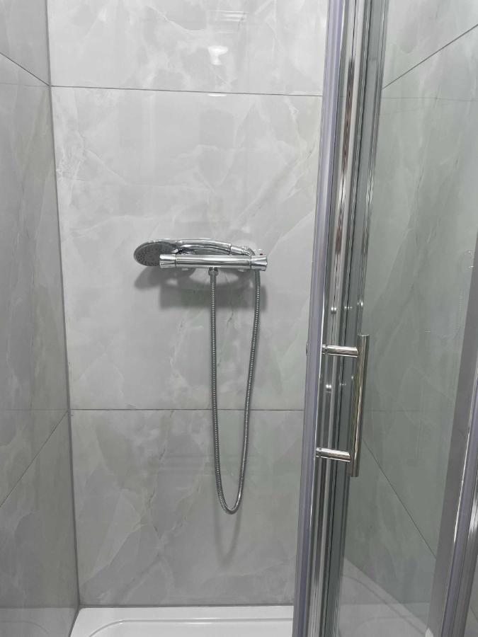 Studio Flat Private Bathroom Wc And Kitchenette 伦敦 外观 照片