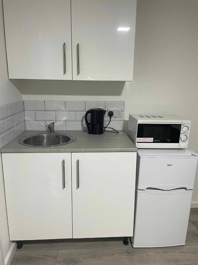 Studio Flat Private Bathroom Wc And Kitchenette 伦敦 外观 照片